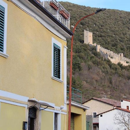 A Due Passi Dal Castello Βίλα San Pio delle Camere Εξωτερικό φωτογραφία